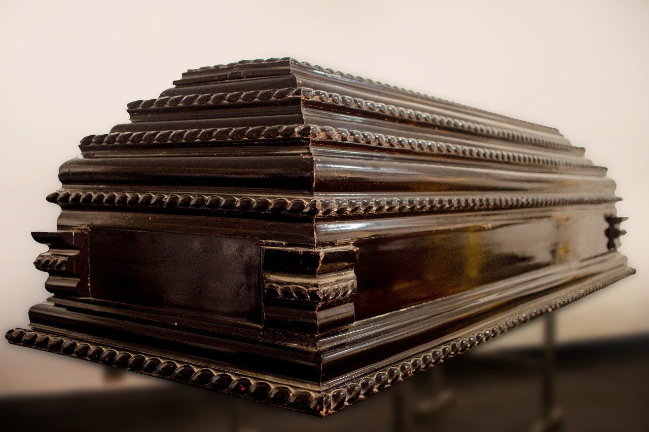 Elaborate all-inclusive funeral service